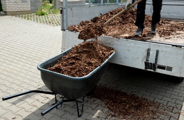 Bulk Mulch Delivery in Los Angeles