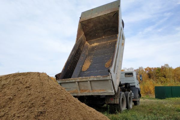 Topsoil Delivery in Los Angeles
