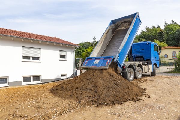 Garden Dirt Delivery in Los Angeles