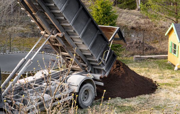 Yard Soil Delivery in Los Angeles